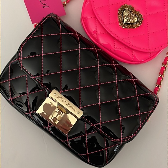 ✨Reduced - NWT BETSEY JOHNSON cross body, 2 purses, quilted - Picture 3 of 13